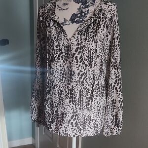 Morgan Taylor MSRP $34.00 Size Large Black and White Long Sleeve Relaxed Blouse